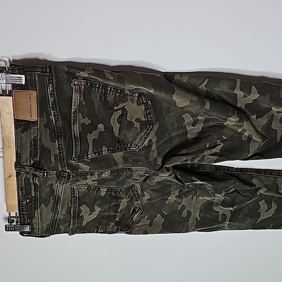American Eagle next level stretch size 4 camo high rise cropped jeggings - Picture 4 of 8